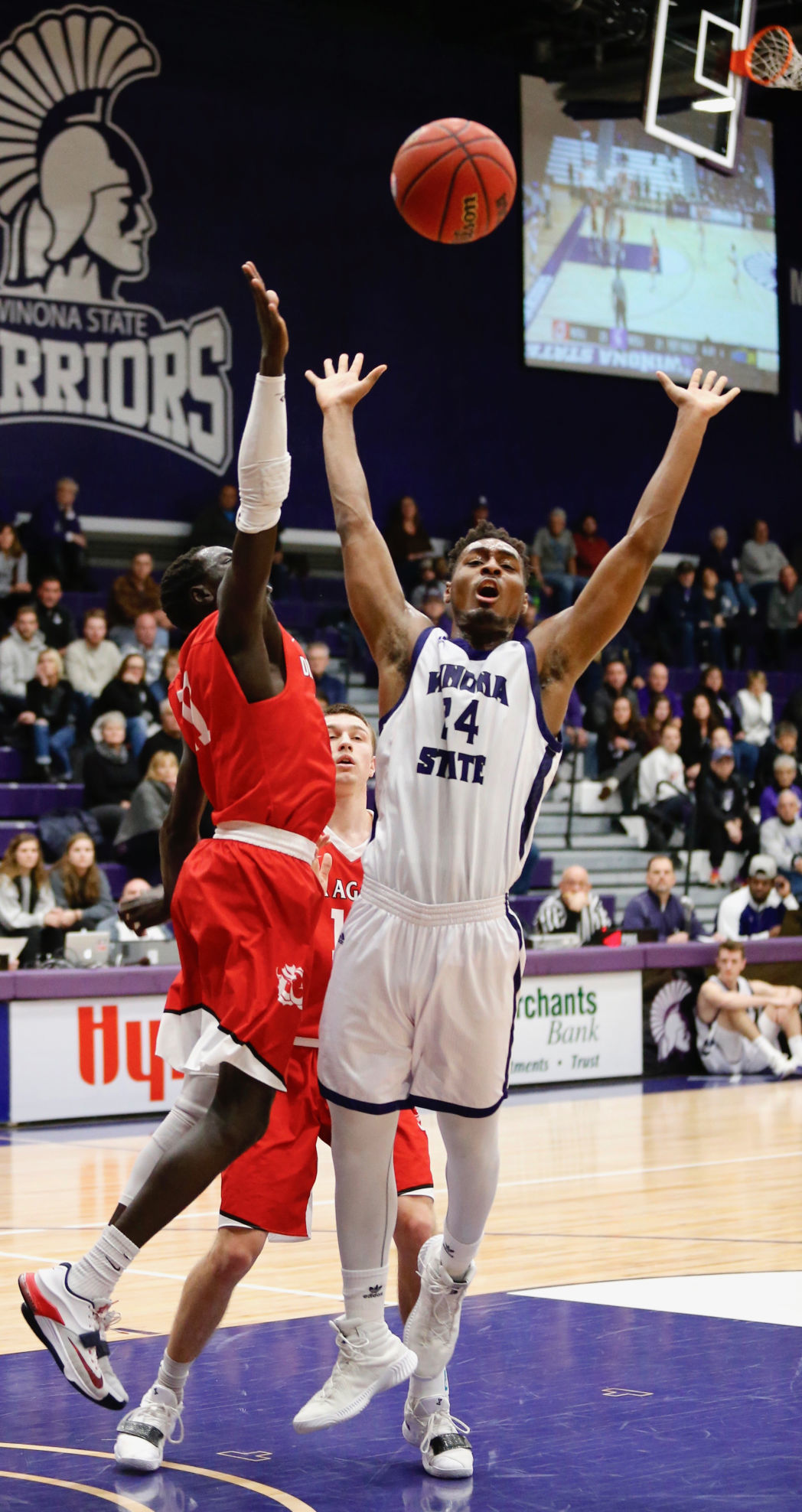 WSU MBB vs MN Moorhead 6